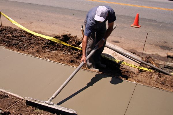 Sidewalk Cementing in Clovis