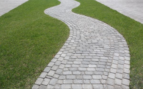 Cost of Walkway Paving in Clovis